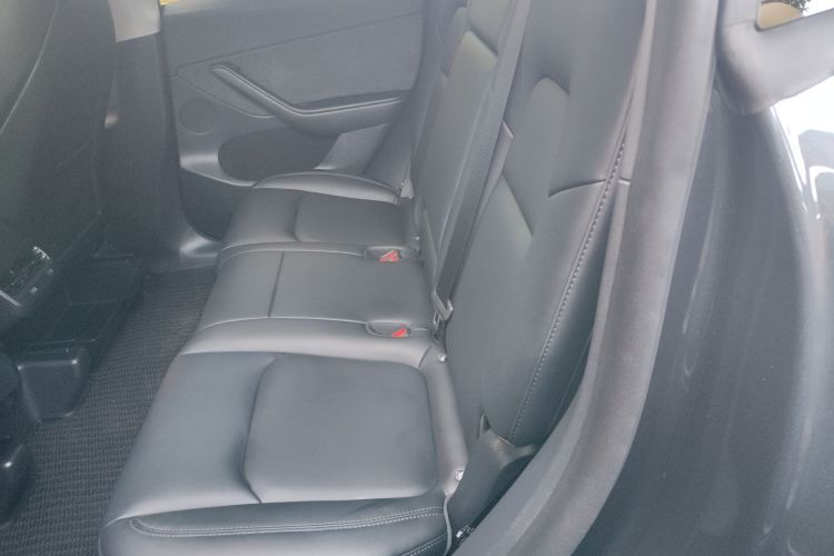 特斯拉 Model Y 2024款 后轮驱动版中控内饰7004