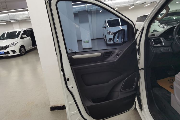 上汽大通MAXUS 大通G10 2022款 2.0T 自动智享版 汽油 7座中控内饰7007