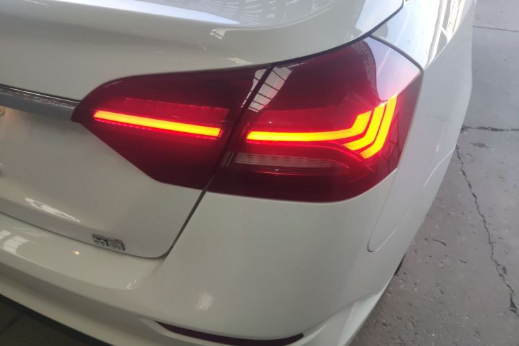 吉利汽车 帝豪 2021款 UP 1.5L CVT豪华型车身外观6006