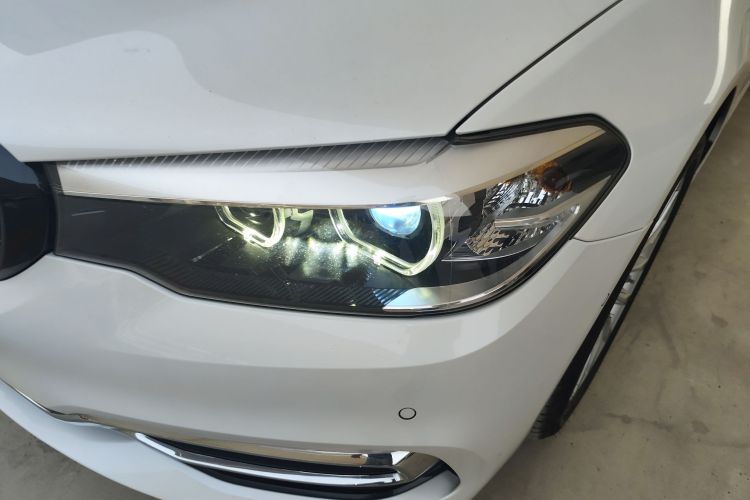 宝马5系 2019款 改款 530Li 领先型 豪华套装车身外观36