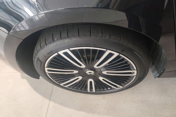 蔚来ET9 2025款 102kWh车身外观6008