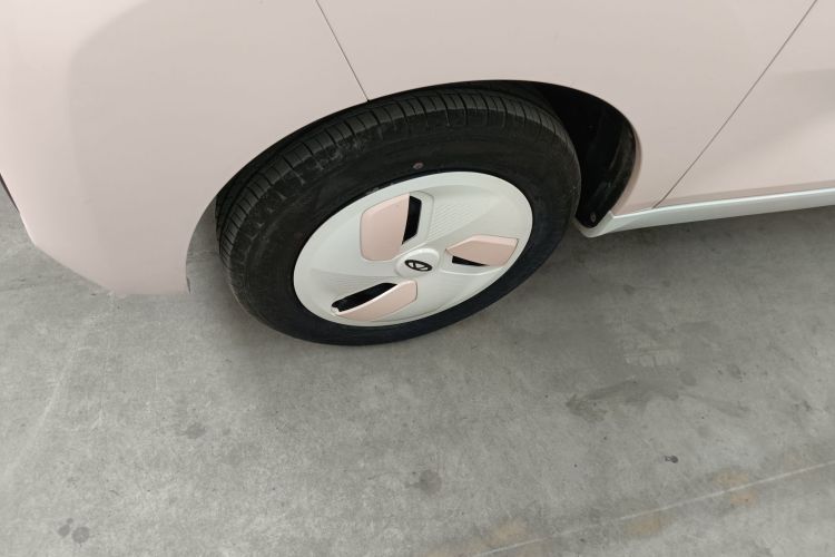 奇瑞新能源 QQ冰淇淋 2022款 170km 圣代 磷酸铁锂车身外观35