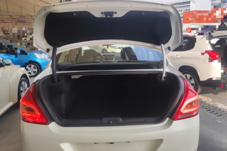 标致308 2014款 乐享版 经典 1.6L 自动风尚型机舱底盘23