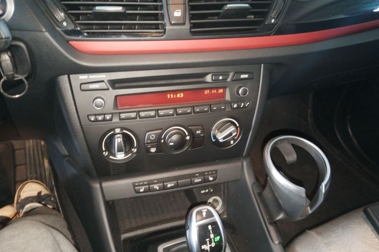 宝马X1 2015款 sDrive18i 时尚晋级版局部细节16