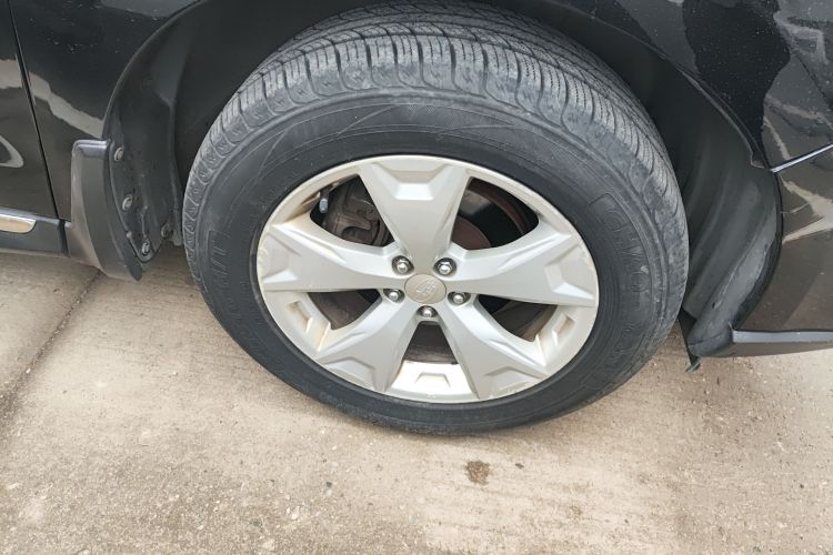 斯巴鲁 森林人 2014款 2.0i 自动豪华版车身外观10