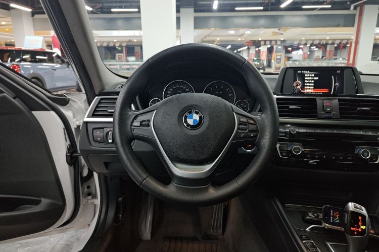 宝马3系 2017款 320Li 时尚型中控内饰13