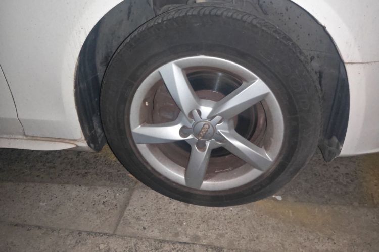 奥迪A4L 2015款 35 TFSI 自动标准型车身外观6007