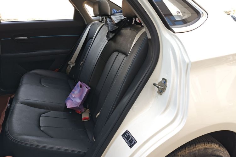 北汽新能源EU 2018款 EU快换乐途版中控内饰7004