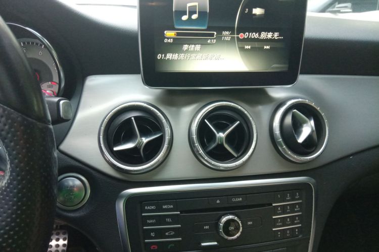奔驰CLA 2015款 CLA 220 4MATIC中控内饰16