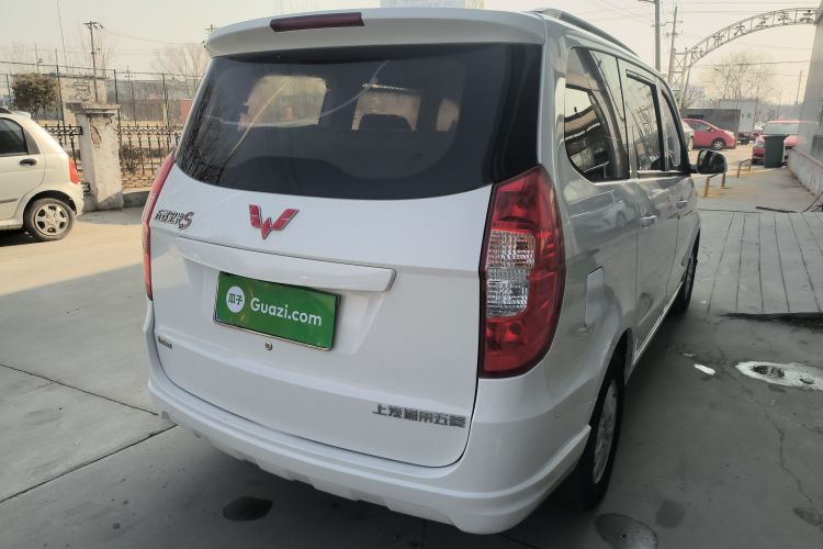 五菱汽车 五菱宏光 2018款 1.5L 经典款S标准型车身外观7