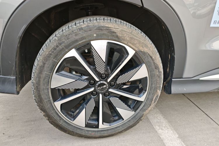 比亚迪 宋PLUS新能源 2025款 EV 智驾版 605km 旗舰型车身外观6008