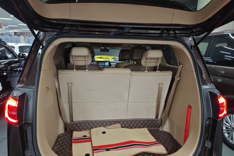 别克GL8 2020款 ES陆尊 653T 尊享型机舱底盘23