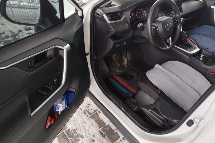 丰田 RAV4荣放 2023款 2.0L CVT两驱都市版中控内饰20