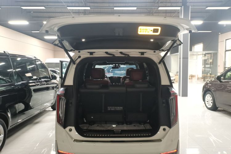 广汽传祺 传祺M8 2023款 宗师系列 双擎 御尊版机舱底盘23