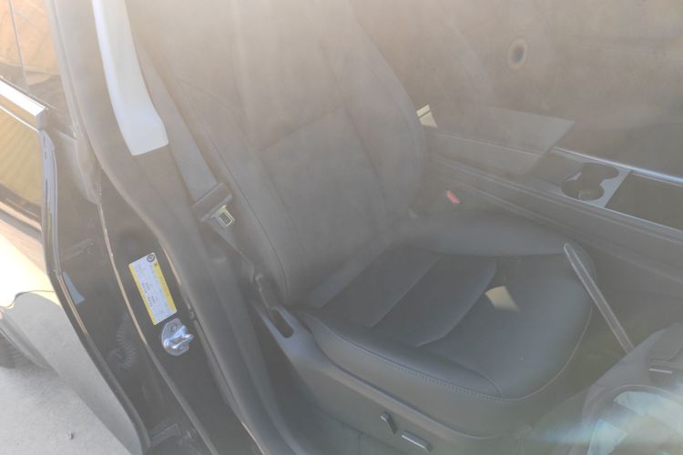 特斯拉 Model Y 2023款 长续航全轮驱动版局部细节41