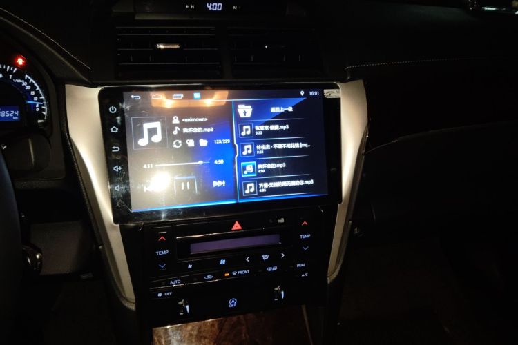 丰田 凯美瑞 2016款 2.0G 十周年纪念领先版中控内饰16