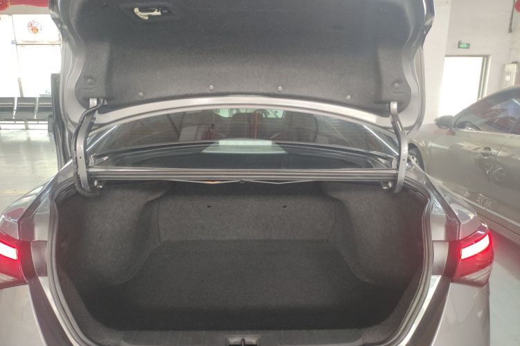 日产 轩逸 2022款 1.6L XL CVT悦享版机舱底盘23