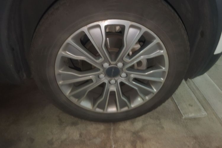 领克01 2018款 2.0T 两驱型+版车身外观10