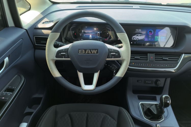 BAW北汽制造 锐胜王牌M7 2025款 1.6L 手动标轴舒适型 5座中控内饰13