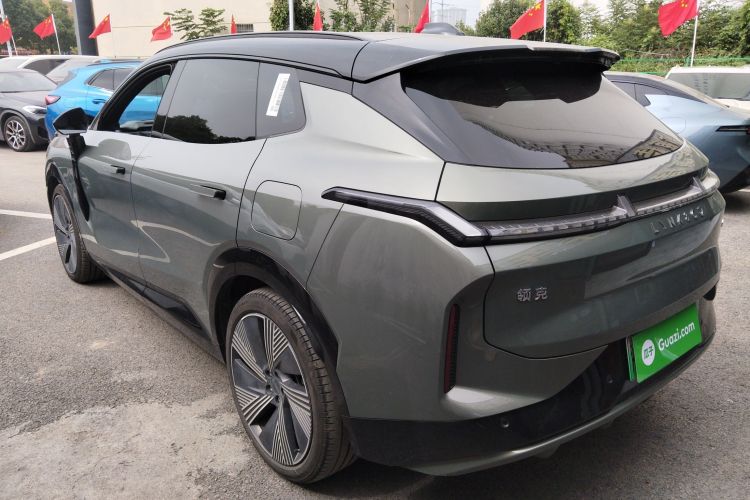 领克08 EM-P 2023款 220km 四驱性能Halo车身外观4