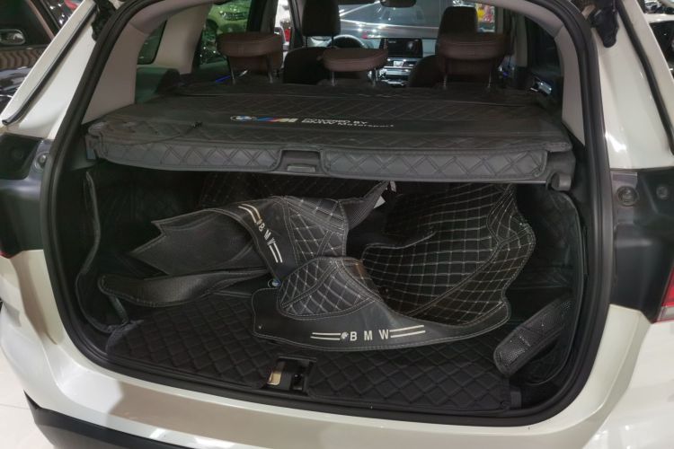 宝马X1 2020款 sDrive20Li 尊享型机舱底盘23