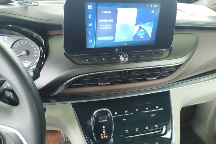 别克GL8 2021款 陆上公务舱 652T 舒适型局部细节16