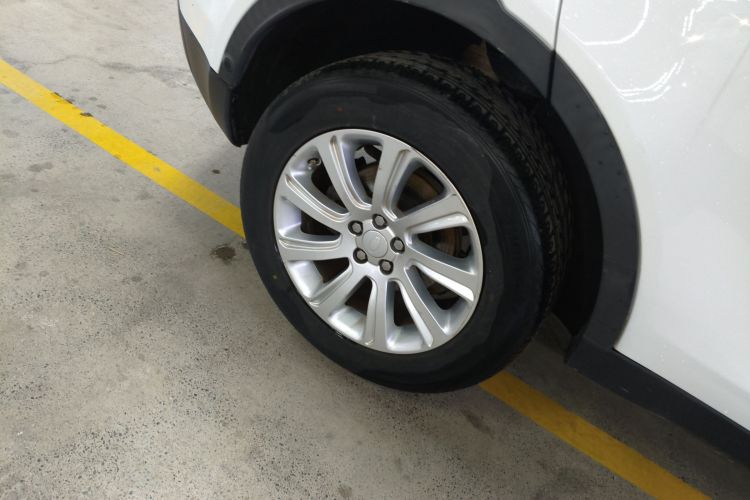 路虎 发现神行 2018款 240PS SE版车身外观6008