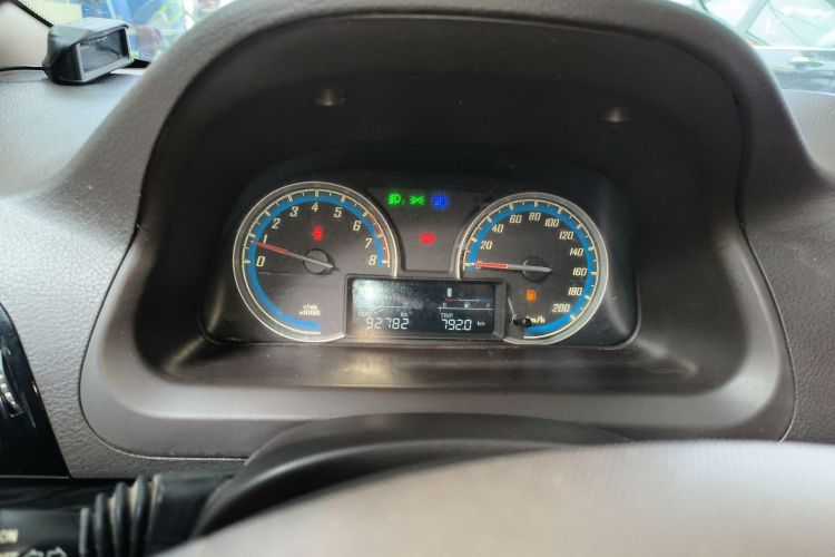 宝骏730 2014款 1.5L 手动豪华导航ESP版 7座中控内饰14