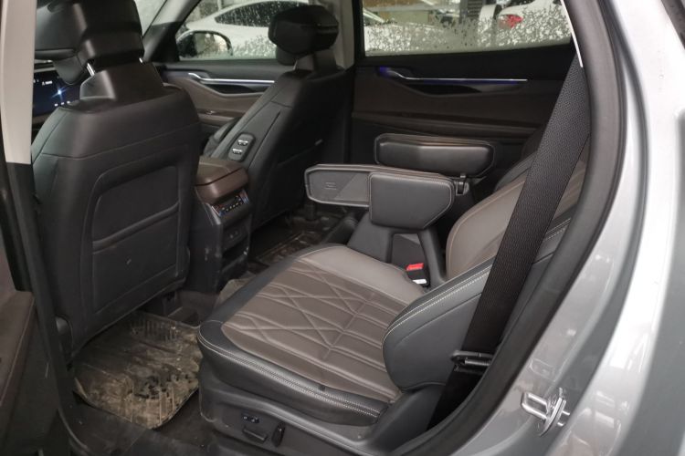 福特 2025款 锐界L 2.0T EcoBoost E混动四驱七座至尊型中控内饰7004