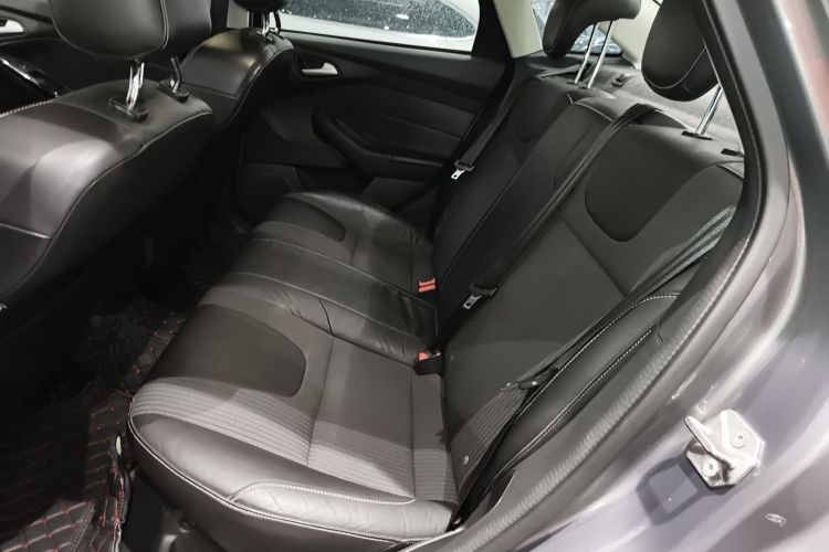 福特 福克斯 2012款 三厢 1.6L 自动风尚型中控内饰7002