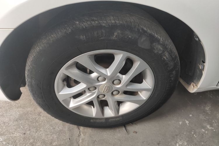 吉利汽车 帝豪 2017款 三厢百万款 1.5L 手动豪华型车身外观6007