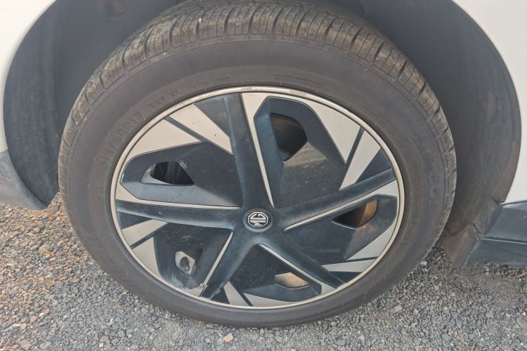 名爵 MG4 EV 2022款 425km 豪华版车身外观6008