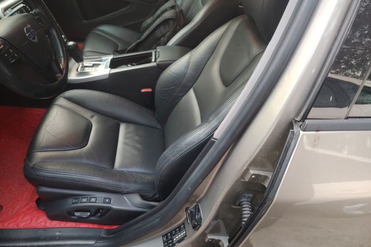 沃尔沃S60(进口) 2011款 2.0T 舒适版中控内饰19