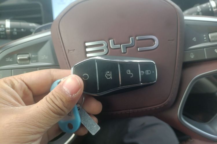 比亚迪 海豹07 DM-i 2025款 智驾版 DM-i 1.5L 125km 豪华型中控内饰11