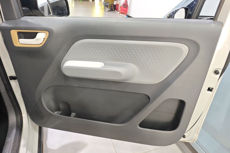 五菱汽车 宏光MINIEV 2022款 GAMEBOY 200km 玩咖款 磷酸铁锂中控内饰7005