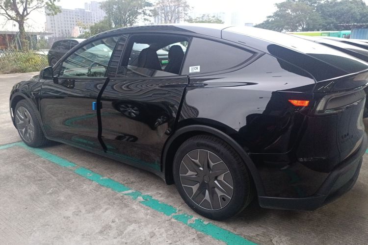 特斯拉 Model Y L 2025款 长续航全轮驱动版车身外观6003