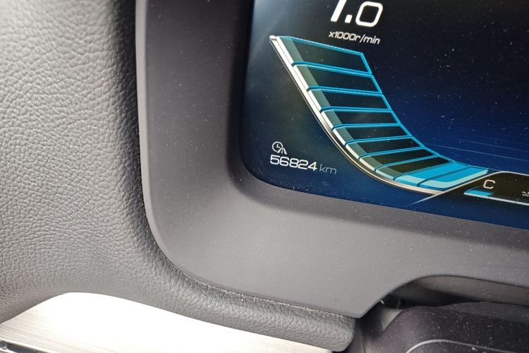 比亚迪 唐 2018款 2.0T 自动智联尊荣型 7座 国V中控内饰15