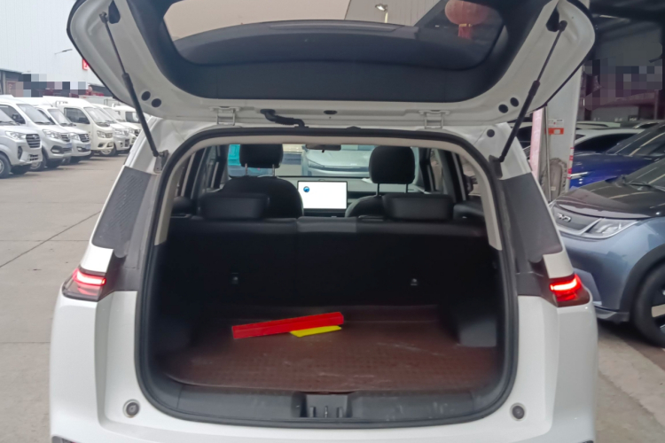 埃安 AION Y 2023款 Y 公务版机舱底盘23