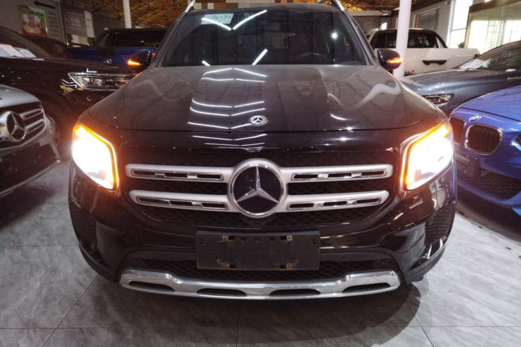 奔驰GLB 2021款 GLB 200 时尚型车身外观2