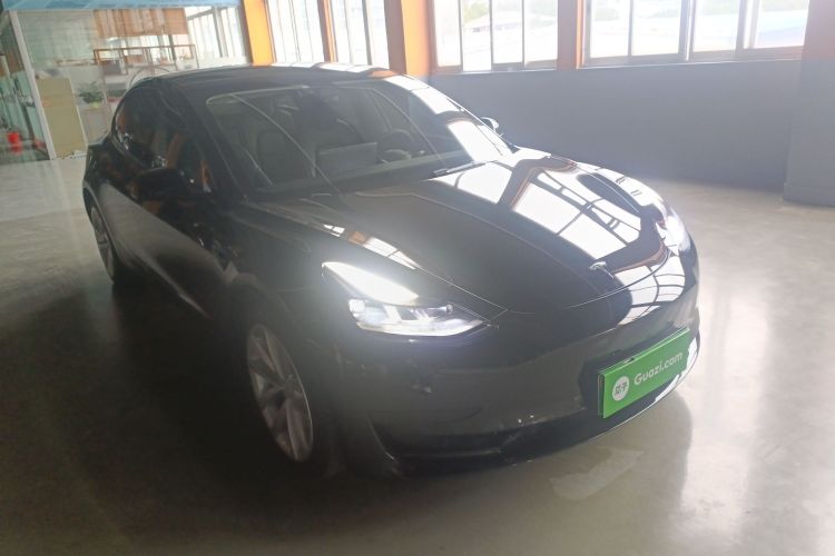 特斯拉 Model 3 2021款 标准续航后驱升级版车身外观3