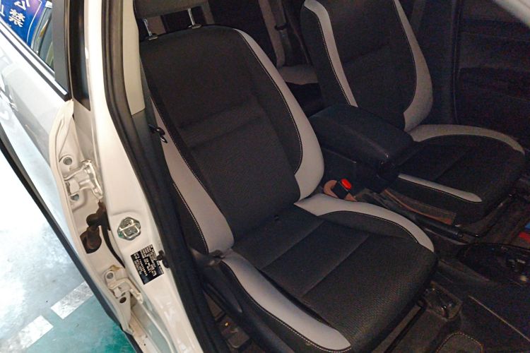 丰田 YARiS L 致炫 2021款 致炫X 1.5L CVT领先版局部细节41