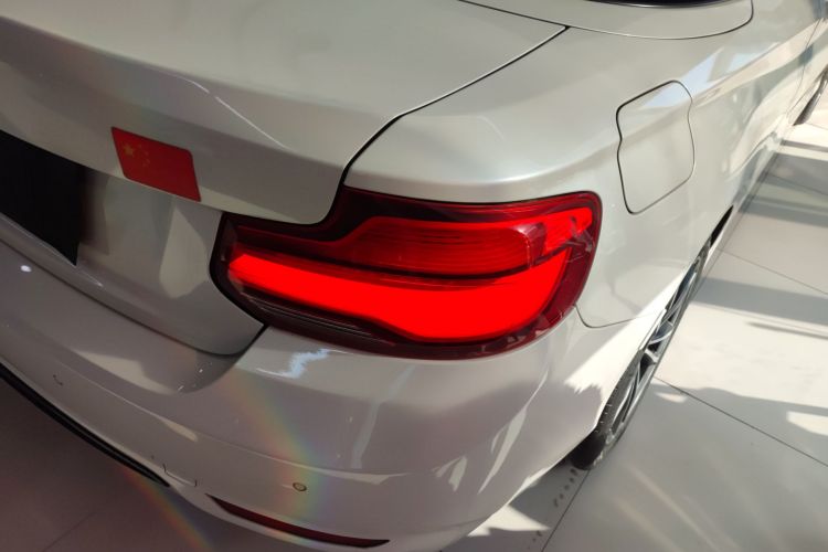 宝马2系(进口) 2018款 220i 敞篷轿跑车 运动设计套装车身外观9