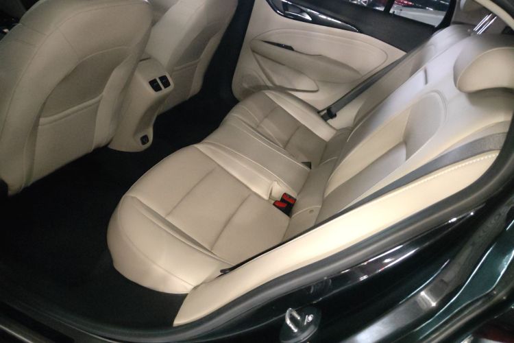 别克 君威 2020款 552T 精英型中控内饰21