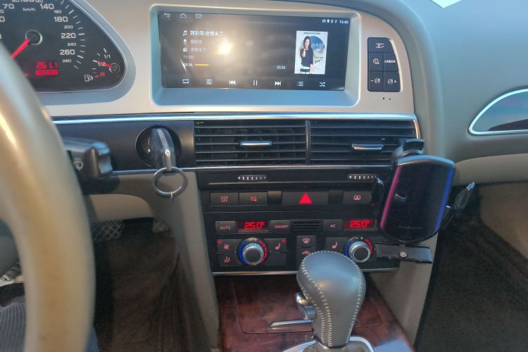 奥迪A6L 2011款 2.8 FSI 舒适型中控内饰16
