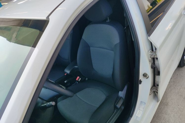 现代 瑞纳 2020款 1.4L 手动GL焕新版局部细节19