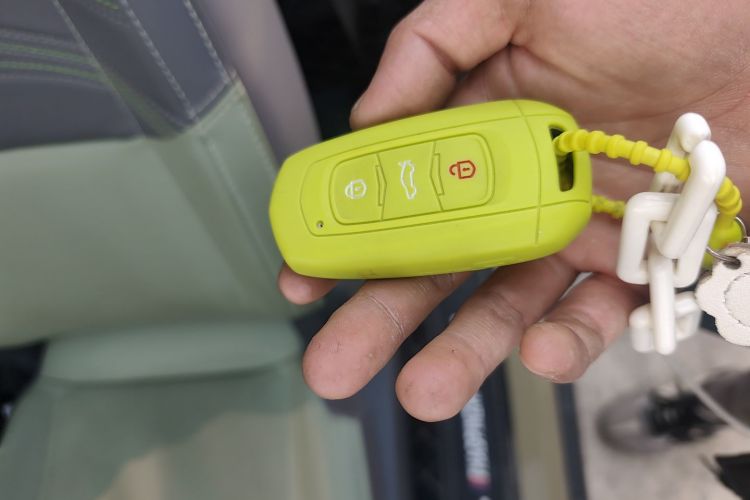 吉利银河 2024款 200km 熊猫骑士中控内饰11