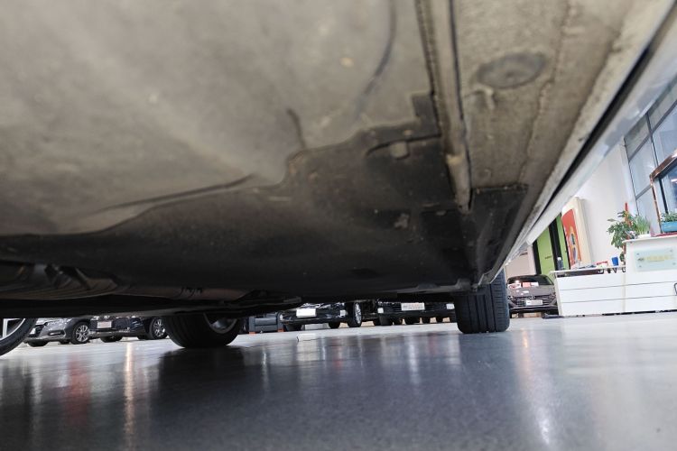 奥迪A4L 2019款 40 TFSI 进取型 国VI局部细节9002