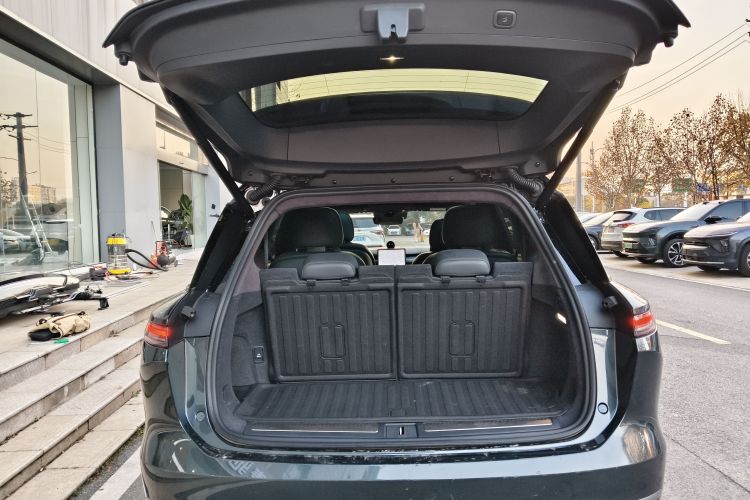 蔚来ES8 2023款 100kWh 签名版机舱底盘23