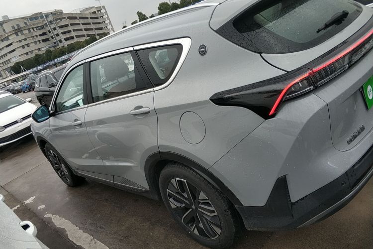 捷途山海L7 2024款 1.5T 120km ULTRA 7座车身外观4