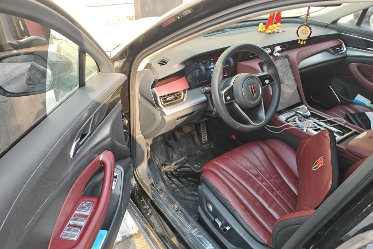 红旗H5 2023款 2.0T 自动智联旗畅版中控内饰7003